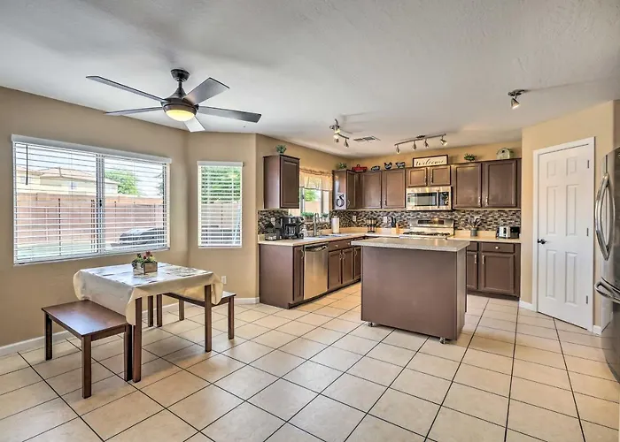 Dom wakacyjny Private Pool Oasis | Near State Farm Stadium