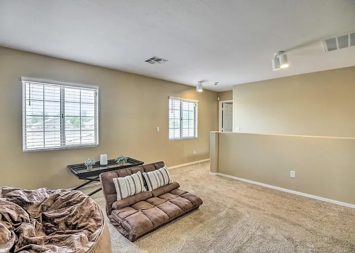 Dom wakacyjny Private Pool Oasis | Near State Farm Stadium