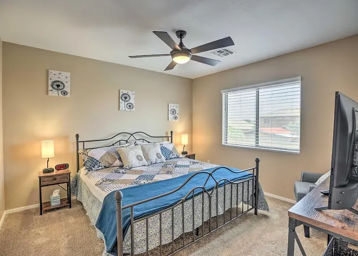 Dom wakacyjny Private Pool Oasis | Near State Farm Stadium *